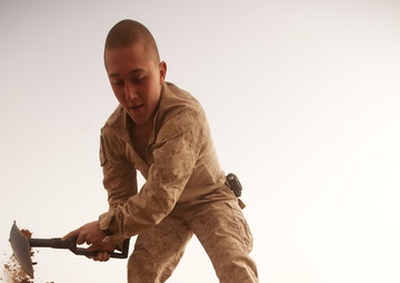 As sandstorm slows convoy, 1st LAR Marines feel at home in the elements