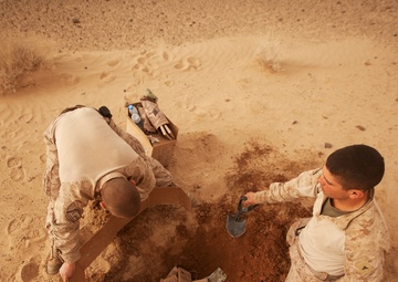 As sandstorm slows convoy, 1st LAR Marines feel at home in the elements