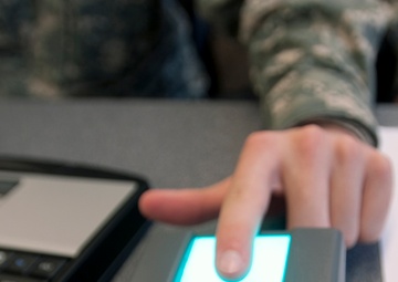 Soldiers learn importance of biometrics