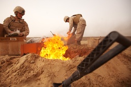 As sandstorm slows convoy, 1st LAR Marines feel at home in the elements