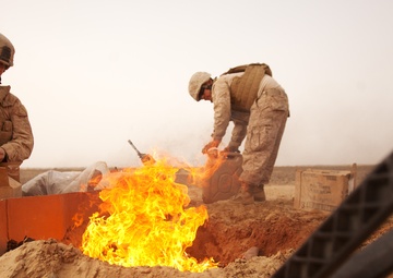 As sandstorm slows convoy, 1st LAR Marines feel at home in the elements