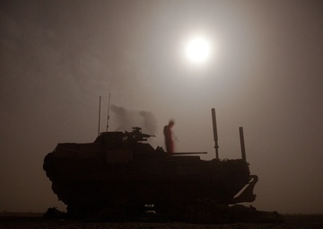 As sandstorm slows convoy, 1st LAR Marines feel at home in the elements