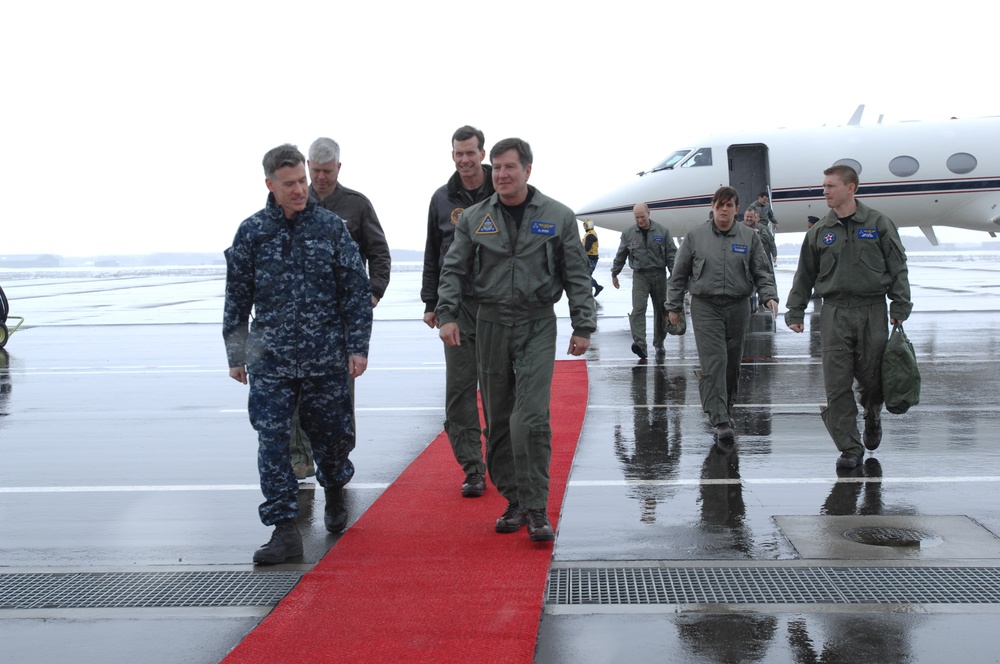 COMNAVAIRFORPAC visits Naval Air Facility Misawa