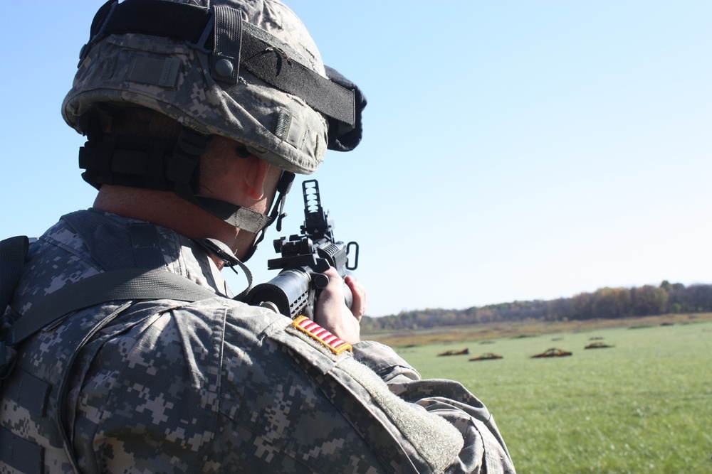 Getting on war footing Central and Southern Ohio National Guard Units conduct weapons qualification