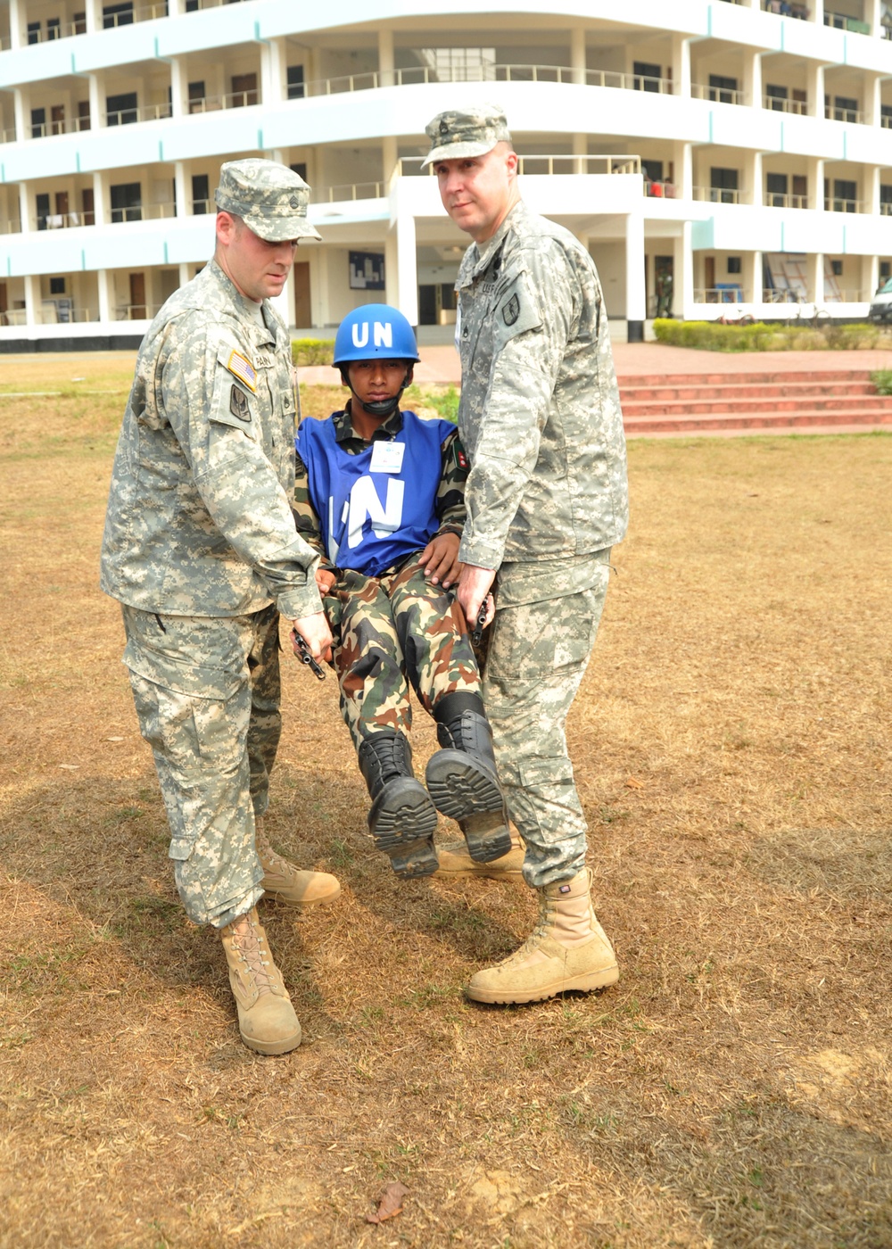Oregon Guardsmen teach Multinational Forces in Bangladesh