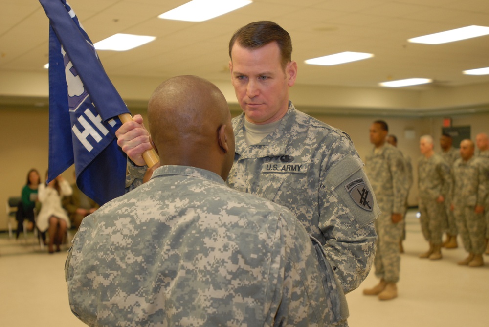 HHC, 352nd Civil Affairs Command welcomes new commander