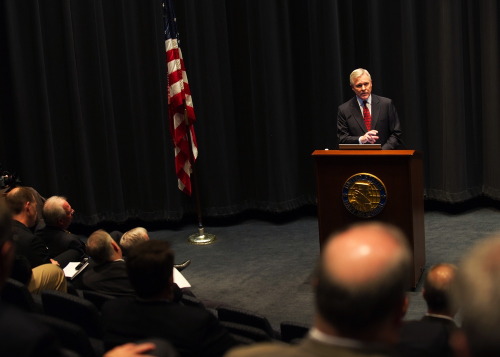 Ray Mabus at 2013 Members Day event