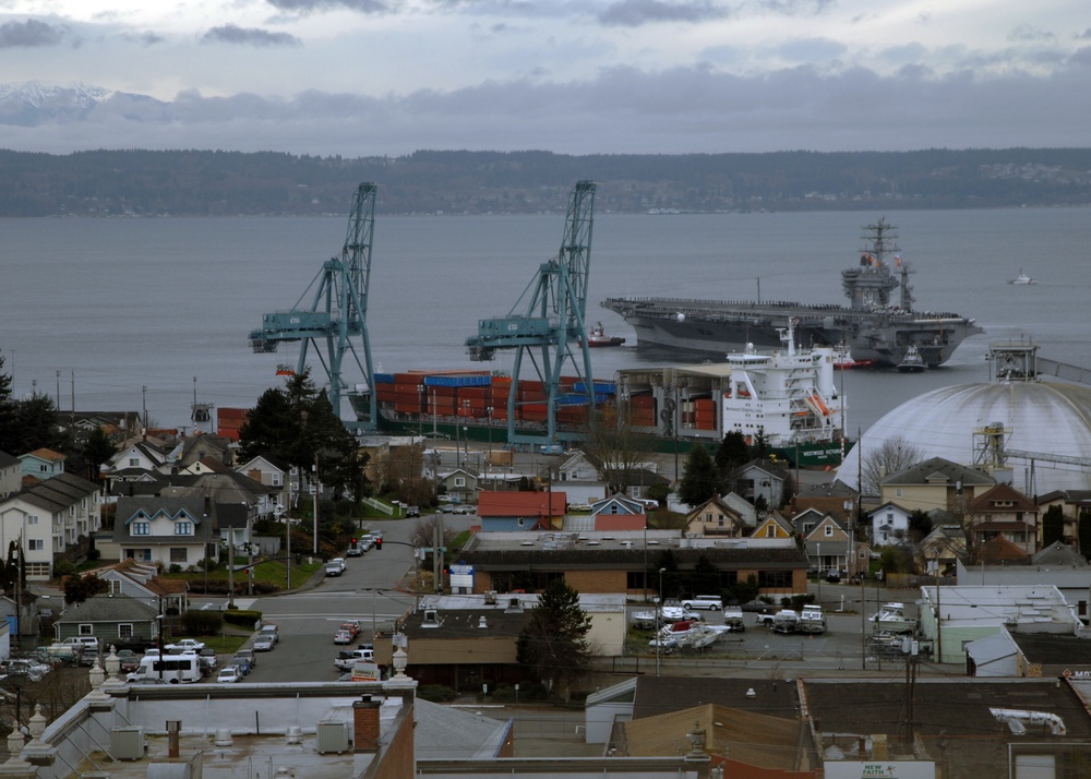 USS Nimitz arrives at homeport Everett