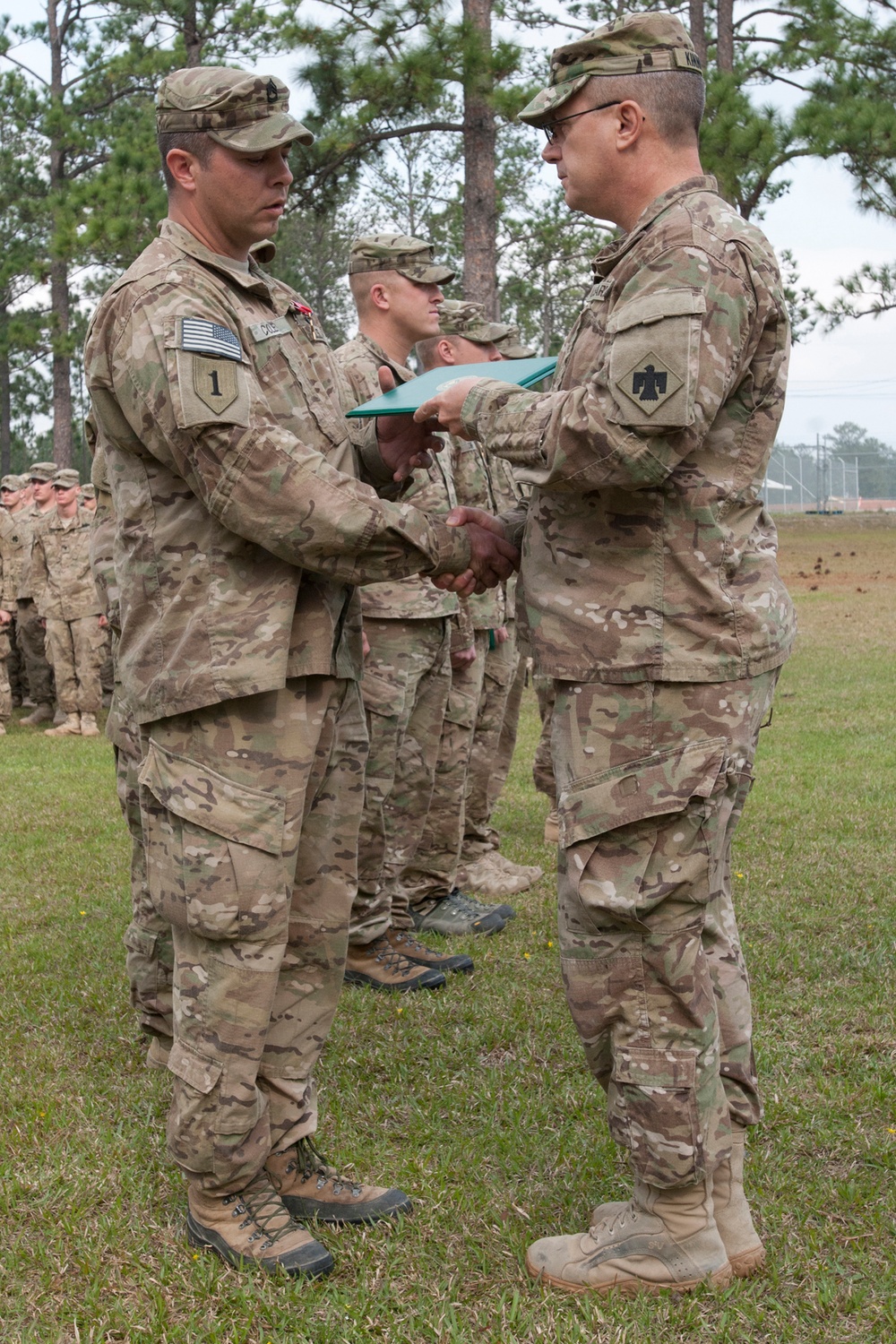 Sgt. 1st Class Russel Coley of Chickasaw, Okla., receives a Bronze Star 002