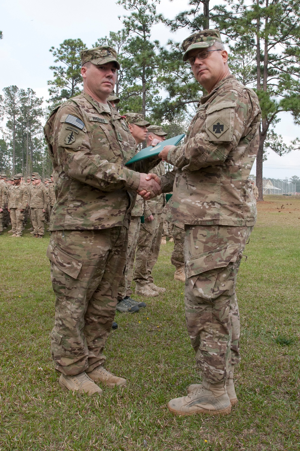 Sgt. 1st Class Michael Rhoades of Marland, Okla., receives a Bronze Star 002