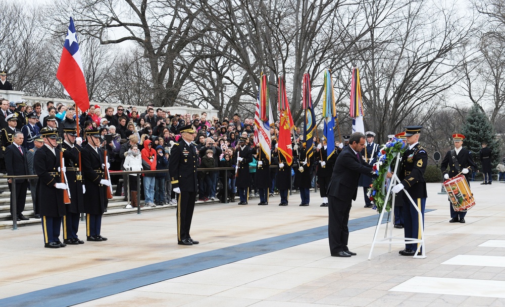 Chilean Minister of Defense wreath ceremony