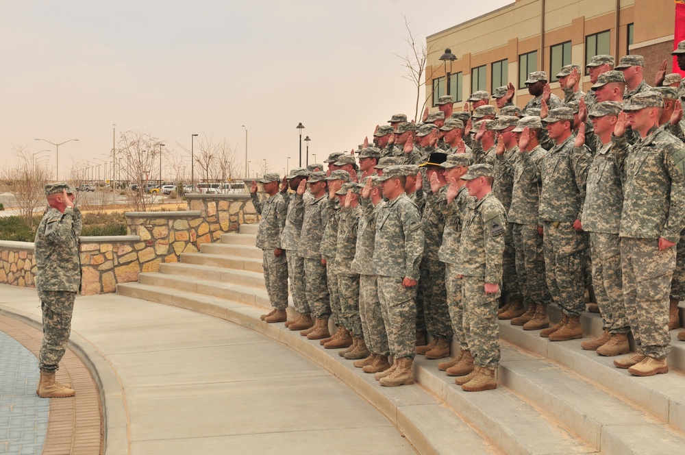 Soldiers from 2nd HBCT re-enlist en masse