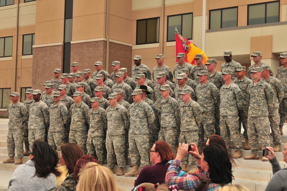 Soldiers from 2nd HBCT re-enlist en masse