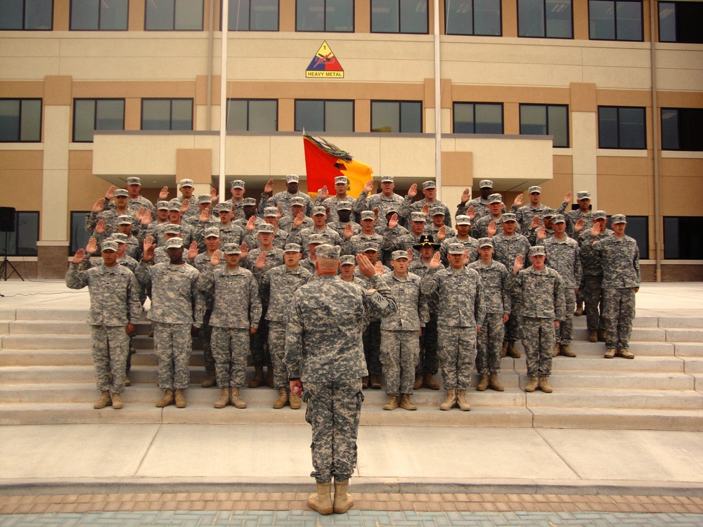 Soldiers from 2nd HBCT re-enlist en masse