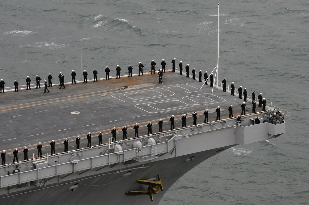 USS Nimitz arrives at new homeport