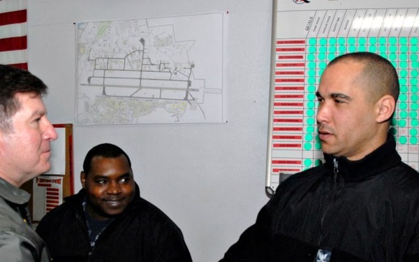 COMNAVAIRFORPAC visits VP-1