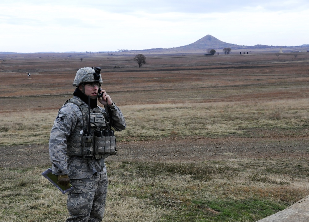 Home on the range: Joint Terminal Attack Controllers train with 188th Warthogs