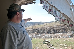 Guardsmen help man find find courage after storm
