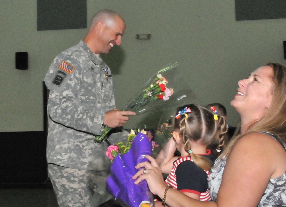 AR-MEDCOM soldier receives Purple Heart