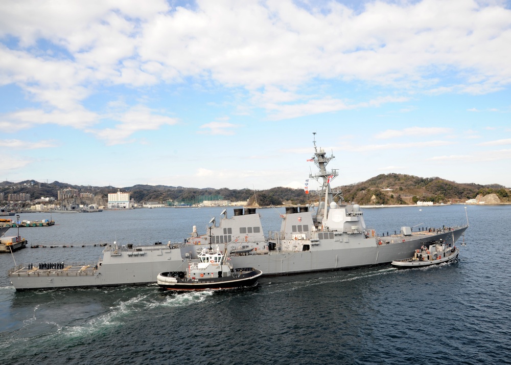USS McCambell leaves Yokosuka