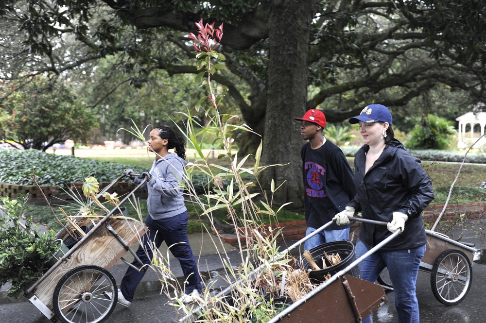 USS Harry S. Truman sailors conduct community service project