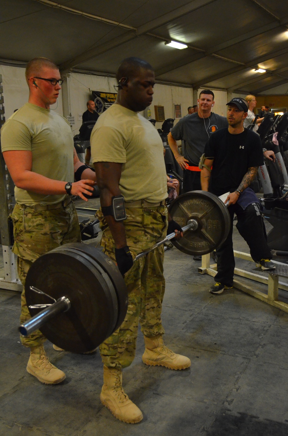 Soldiers, commander take part in 1000 pounds challenge