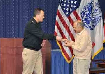 Gulf War logistician shares experiences during DLA military training session
