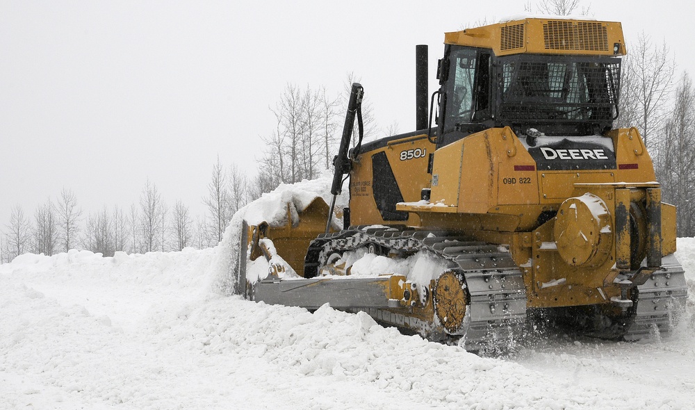 Snow Barn tackles heavy snow, ice