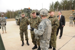 2nd Cavalry Regiment Stryker on display for Croatian delegation [Image 4 of 4]