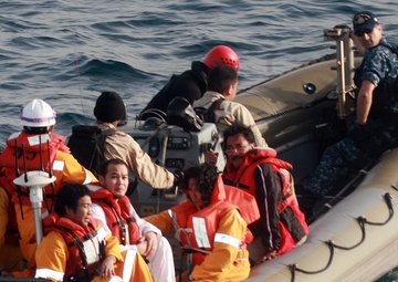 Navy, Coast Guard Crews Rescue Arabian Gulf Mariners