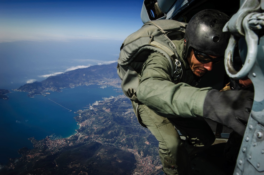 HSC 28 train with Italian jumpers