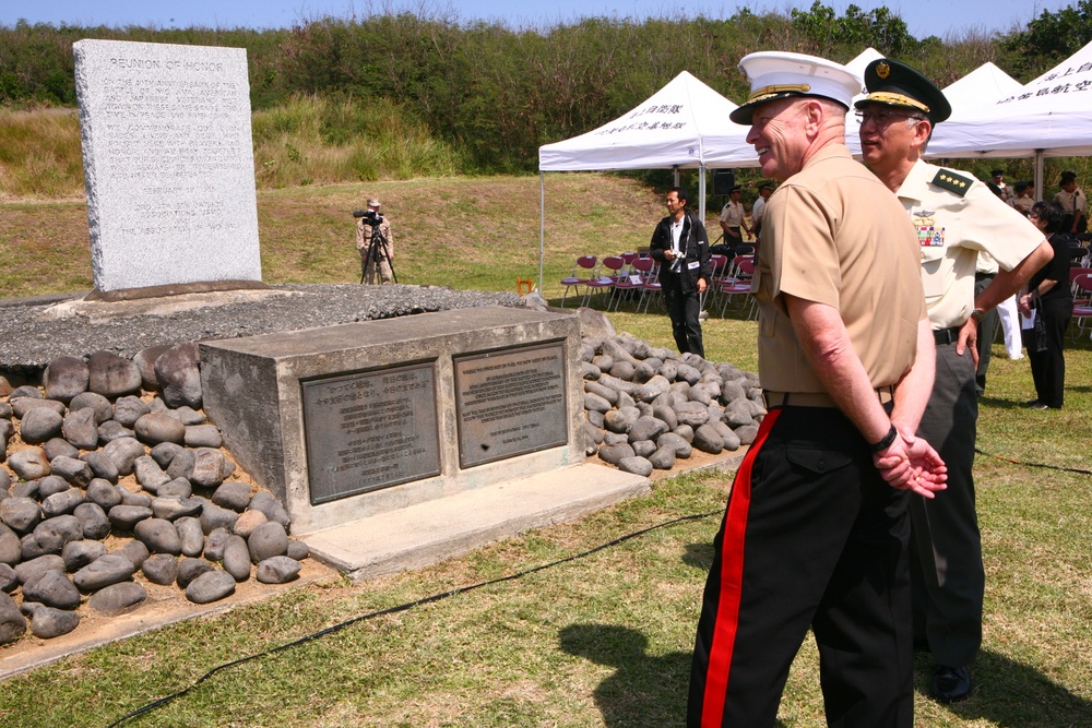 Iwo Jima veterans return to sacred ground