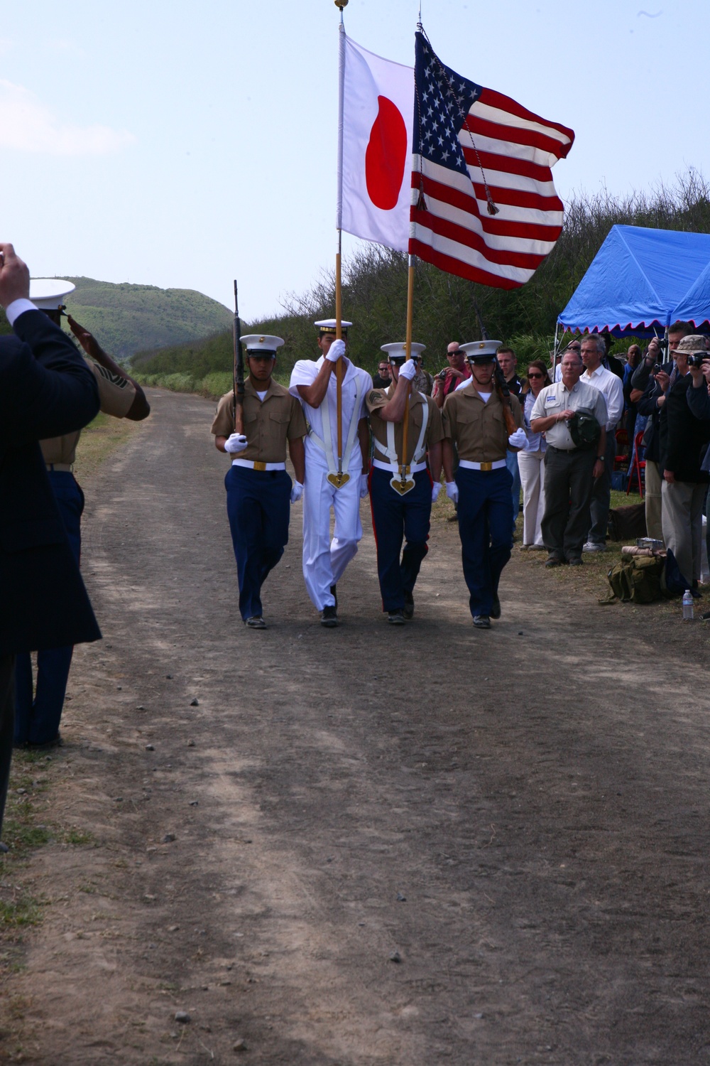 Iwo Jima veterans return to sacred ground