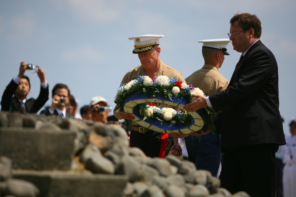 Iwo Jima veterans return to sacred ground