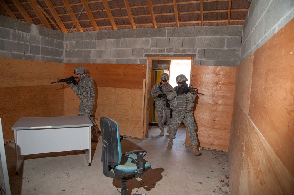 DVIDS - Images - Platoon MOUT training [Image 3 of 9]