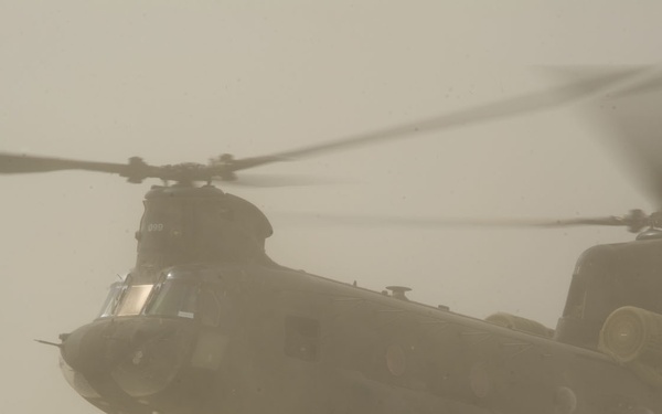 Helicopter delivers supplies to Kahs Uruzgan