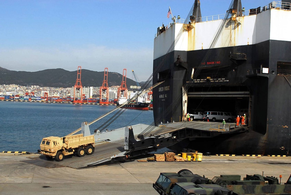 Stryker infantry carrier vehicles arrive in South Korea