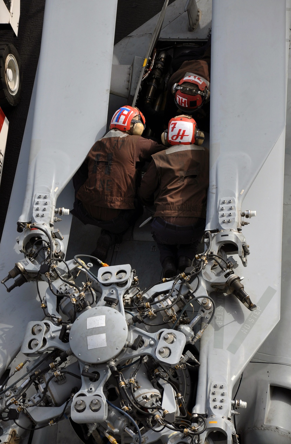 USS Abraham Lincoln flight deck action