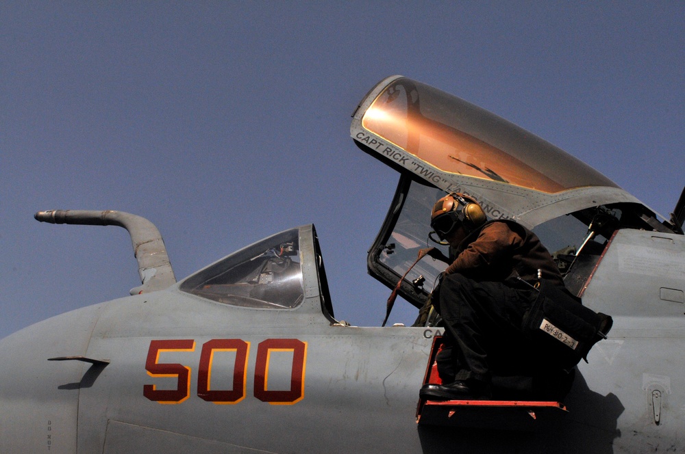 USS Carl Vinson action USS Carl Vinson action