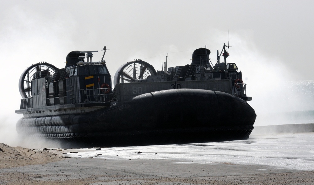 Marines repair, redeploy tanks