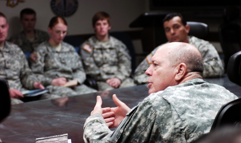 National Guard director meets with 5/19th SFG