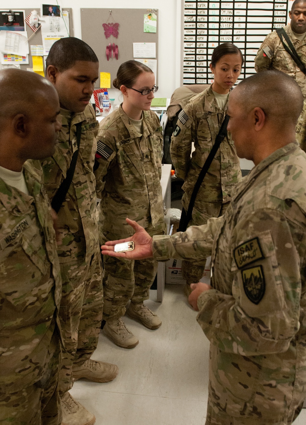 CSM Capel coins soldiers