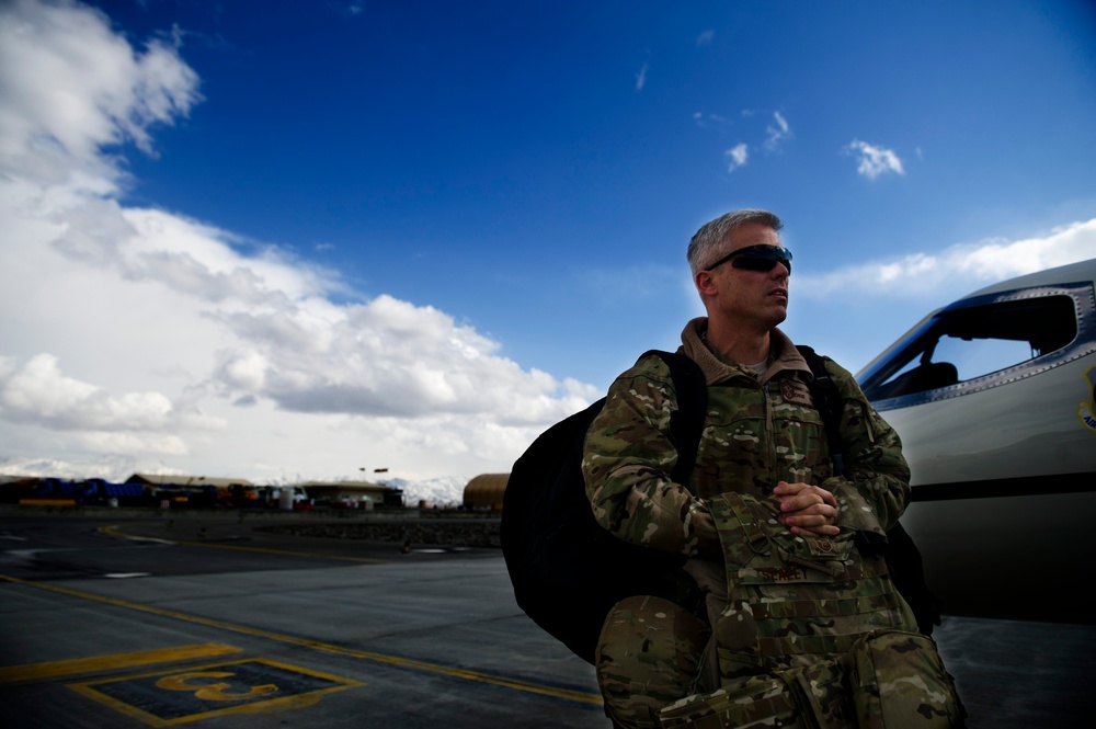 AFCENT command chief visits his airmen