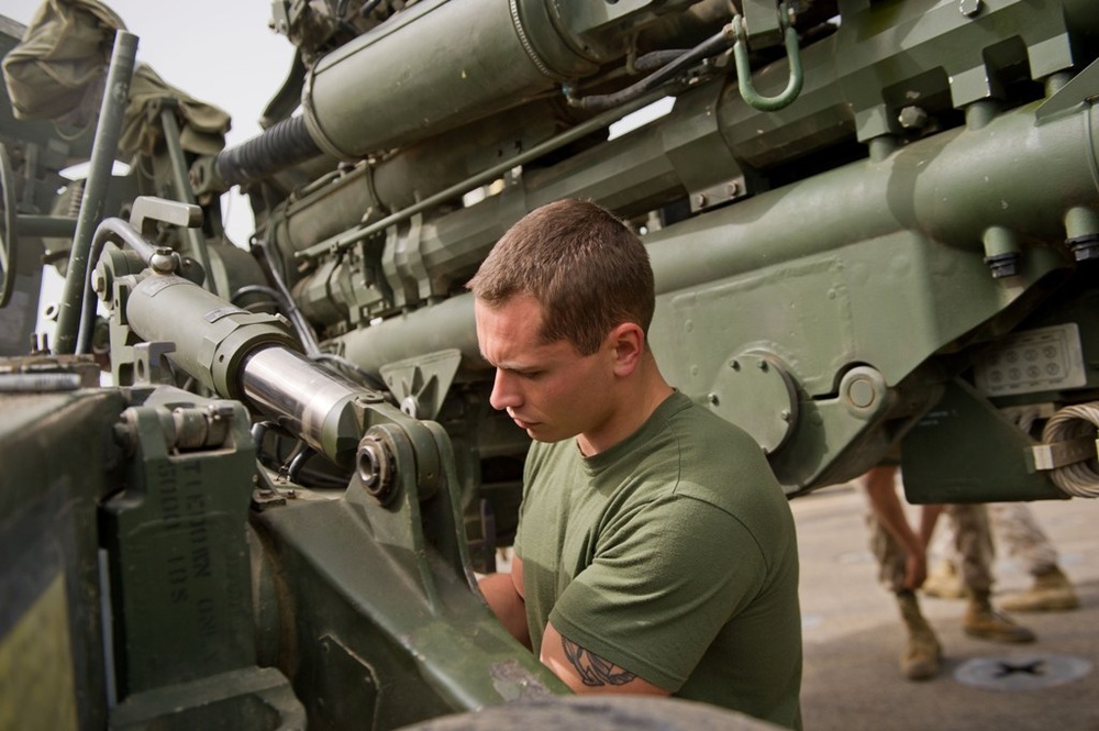 Marines in Bahrain maintain equipment