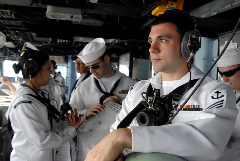 USS Blue Ridge visits Philippines