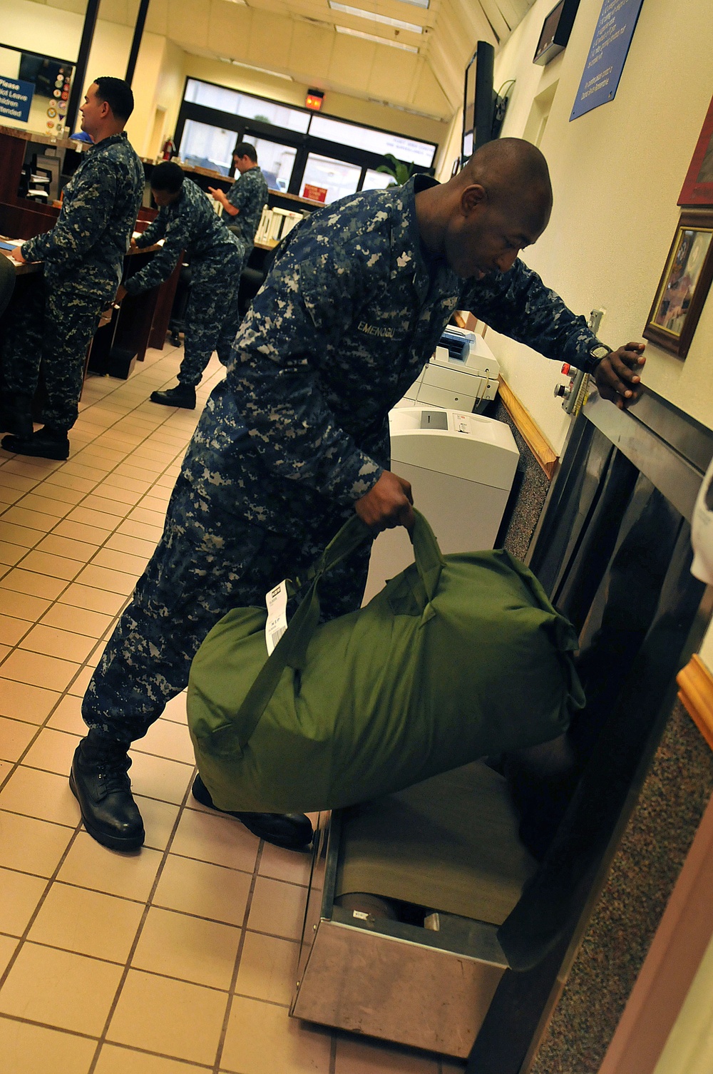 At the conveyor belt