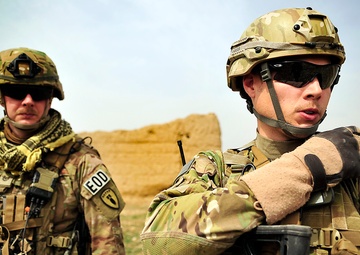 EOD airmen blast keeping service members safe