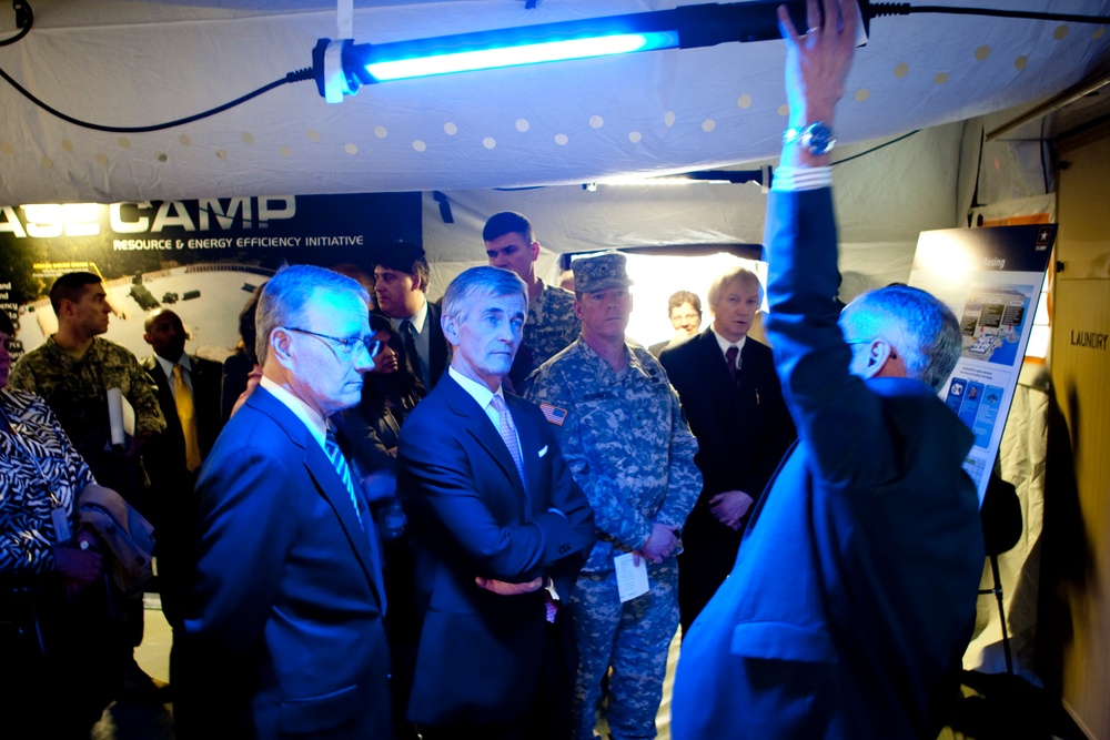 Army secretary sees science behind the soldier at Natick labs