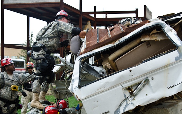 Missouri Guard soldiers and airmen participate in exercise evaluation