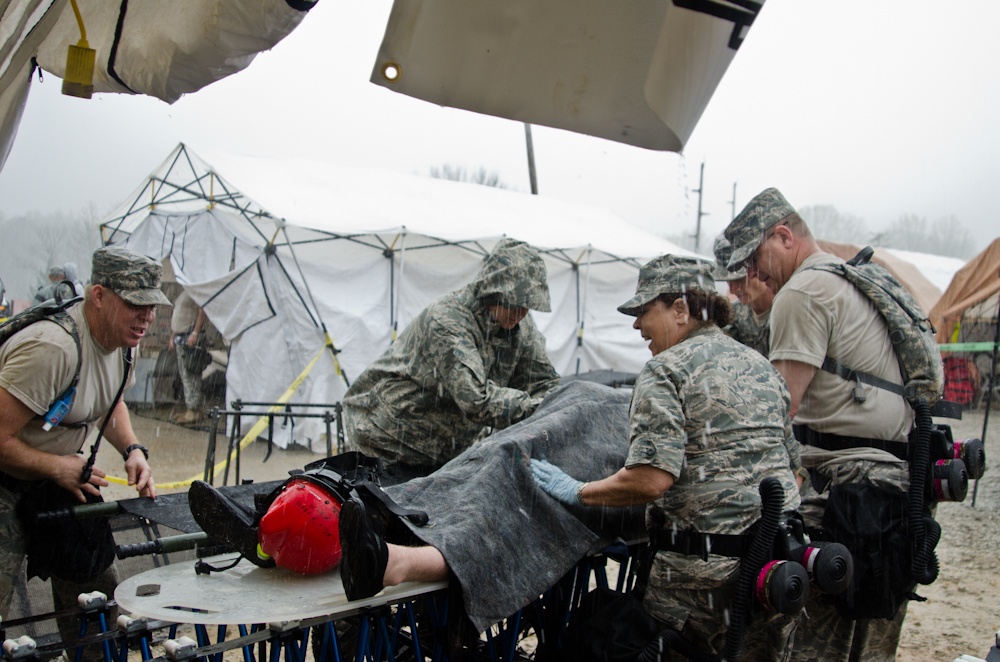 Missouri Guard soldiers and airmen participate in exercise evaluation